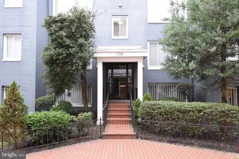 709 Brandywine St SE #302, Washington, DC 20032