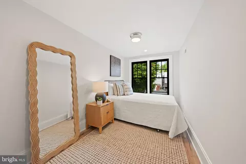 Bedroom - 533 6th St SE, Washington, DC 20003 photo 4 of 5