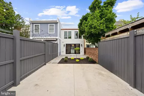 Exterior - 533 6th St SE, Washington, DC 20003 photo 5 of 6
