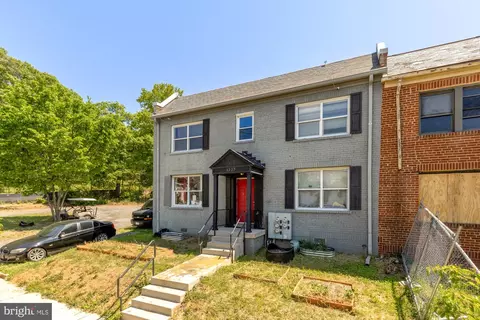 Exterior - 1227 18th Pl NE, Washington, DC 20002 photo 4 of 5