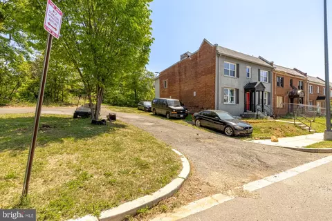 Exterior - 1227 18th Pl NE, Washington, DC 20002 photo 2 of 5