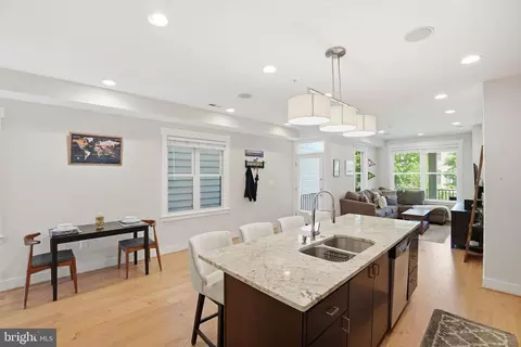 834 Varnum St NW #2, Washington, DC 20011
