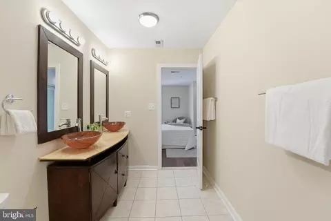 Bath - 1917 2nd St NE #301, Washington, DC 20002 photo 1 of 3