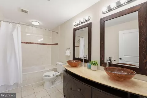 Bath - 1917 2nd St NE #301, Washington, DC 20002 photo 2 of 3