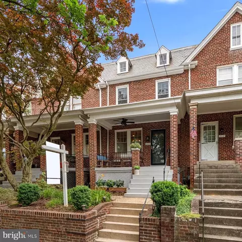2230 39th Pl NW, Washington, DC 20007
