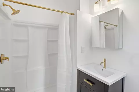 Bath - 313 C St SE, Washington, DC 20003 photo 1 of 3
