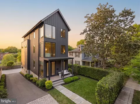 1522 Foxhall Rd NW, Washington, DC 20007