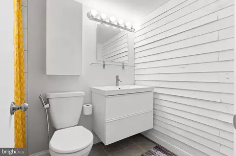 Bath - 4207 Hildreth St SE, Washington, DC 20019 photo 3 of 4