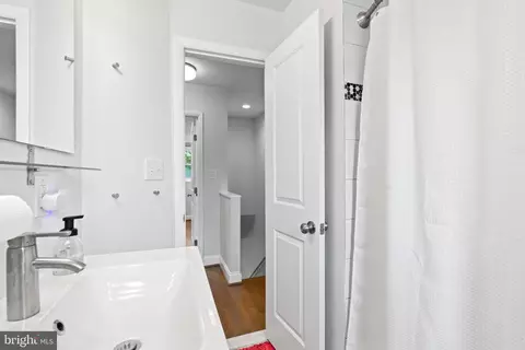 Bath - 4207 Hildreth St SE, Washington, DC 20019 photo 2 of 4