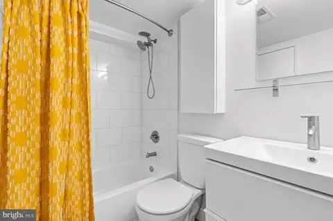Bath - 4207 Hildreth St SE, Washington, DC 20019 photo 4 of 4