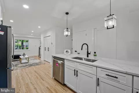 Entry Way - 305 34th Pl NE, Washington, DC 20019 photo 4 of 9