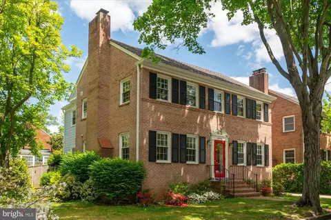 4543 Alton Pl NW, Washington, DC 20016