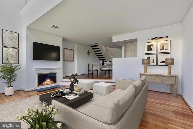 2501 M St NW #722, Washington, DC 20037