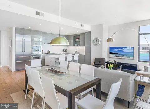 810 O St NW #406, Washington, DC 20001