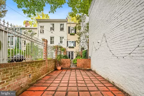 Exterior - 2726 P St NW, Washington, DC 20007 photo 5 of 6