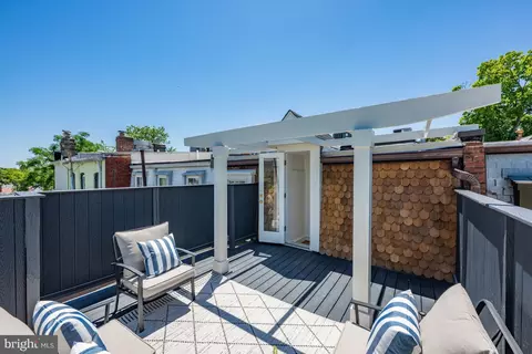 Exterior - 3307 O St NW, Washington, DC 20007 photo 4 of 5