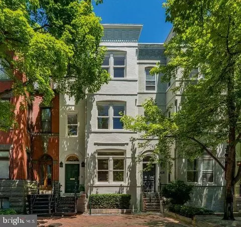 3307 O St NW, Washington, DC 20007