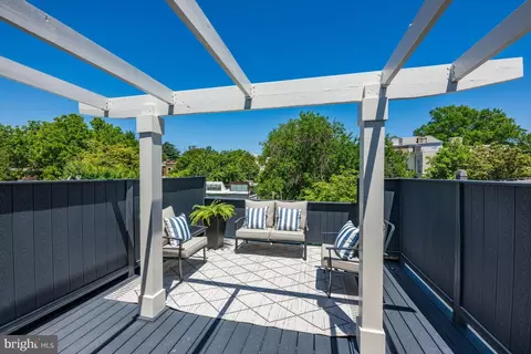 Exterior - 3307 O St NW, Washington, DC 20007 photo 5 of 5