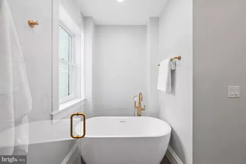 Bath - 3307 O St NW, Washington, DC 20007 photo 4 of 8