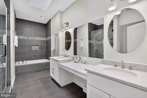 Bath - 1428 C St SE, Washington, DC 20003 photo 3 of 6