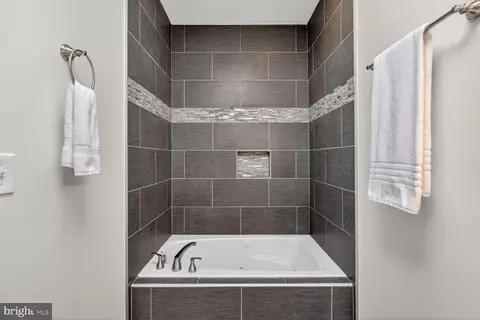 Bath - 1428 C St SE, Washington, DC 20003 photo 4 of 6