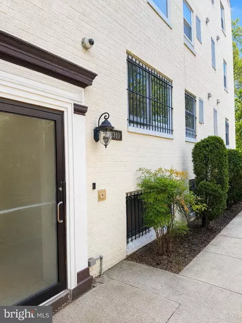 1310 Congress St SE #204, Washington, DC 20032