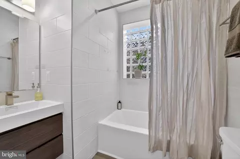 Bath - 1019 7th St NE, Washington, DC 20002 photo 3 of 4