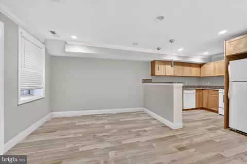 Living - 1019 7th St NE, Washington, DC 20002 photo 2 of 3