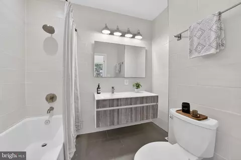 Bath - 1019 7th St NE, Washington, DC 20002 photo 2 of 4