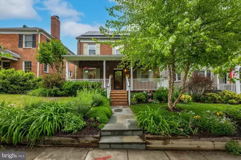 4417 Faraday Pl NW, Washington, DC 20016