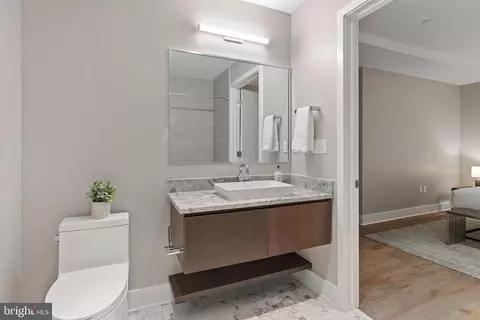 Bath - 1827 Wiltberger St NW #405, Washington, DC 20001 photo 6 of 7