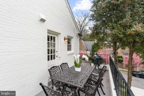 Exterior - 2618 30th St NW, Washington, DC 20008 photo 2 of 4