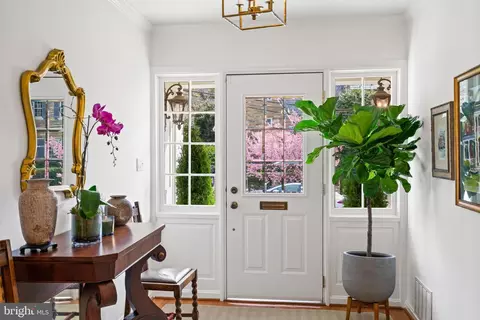 Entry Way - 2618 30th St NW, Washington, DC 20008 photo 2 of 5