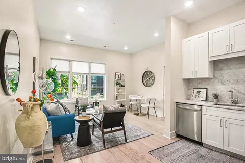 1009 17th St NE #11, Washington, DC 20002