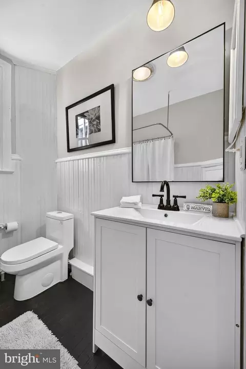 Bath - 323 13th St SE, Washington, DC 20003 photo 4 of 6