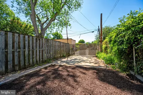 Exterior - 323 13th St SE, Washington, DC 20003 photo 4 of 7