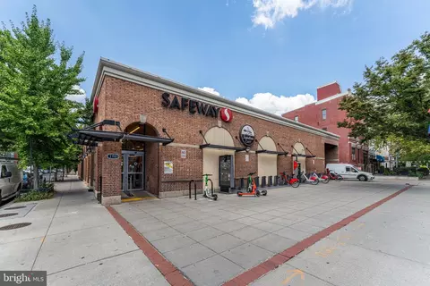 Exterior - 2129 Florida Ave NW #404, Washington, DC 20008 photo 10 of 11