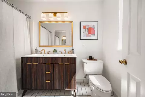 Bath - 2129 Florida Ave NW #404, Washington, DC 20008 photo 2 of 3