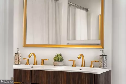 Bath - 2129 Florida Ave NW #404, Washington, DC 20008 photo 3 of 3