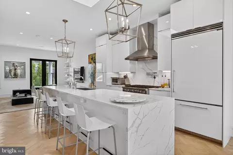 1712 15th St NW #3, Washington, DC 20009