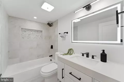 Bath - 4306 22nd St NE, Washington, DC 20018 photo 3 of 3