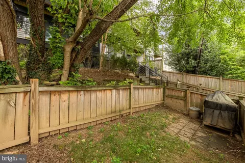 Exterior - 4013 Davis Pl NW #1, Washington, DC 20007 photo 4 of 6