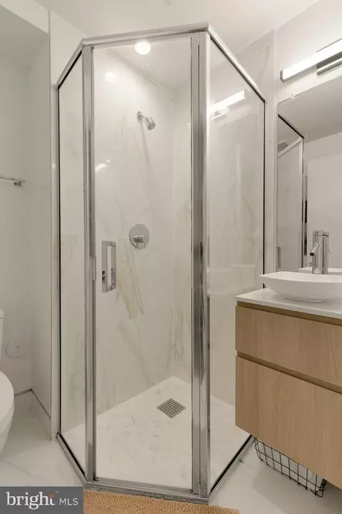 Bath - 4013 Davis Pl NW #1, Washington, DC 20007 photo 2 of 4