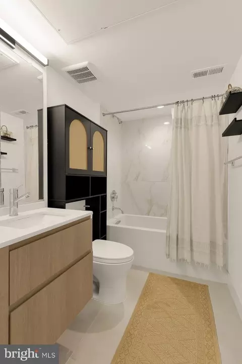 Bath - 4013 Davis Pl NW #1, Washington, DC 20007 photo 4 of 4