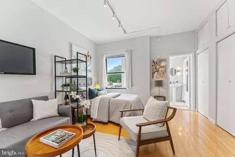 1822 15th St NW #305, Washington, DC 20009