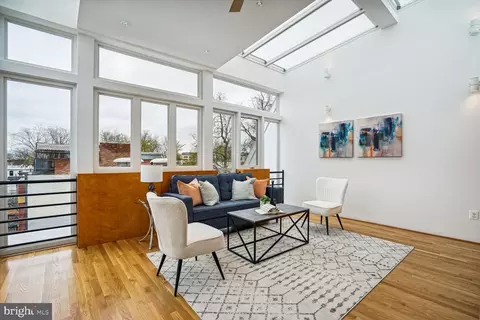 1823 12 16th St NW, Washington, DC 20009