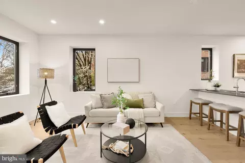 2647 41st St NW #1, Washington, DC 20007