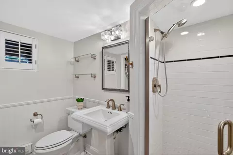 Bath - 1435 A St SE, Washington, DC 20003 photo 5 of 5