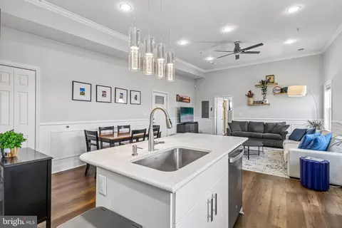 233 S Street St NE #5, Washington, DC 20002