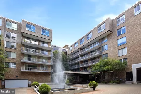 4100 Cathedral Ave NW #617, Washington, DC 20016